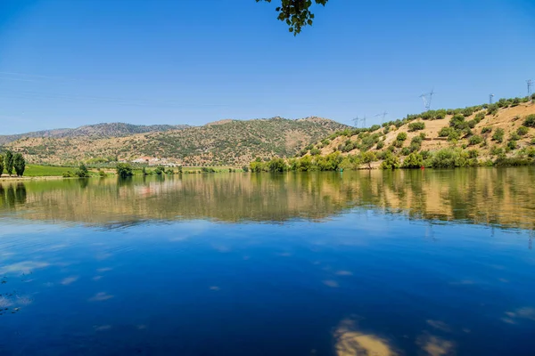 Řeka Douro Teče Horami Severu Portugalska Oblast Douro — Stock fotografie