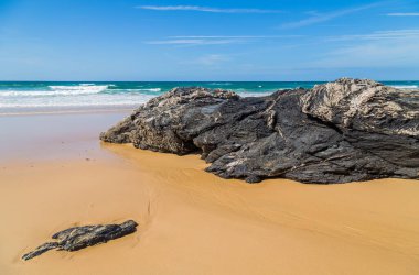 Portekiz, Alentejo 'da güzel boş bir sahil.