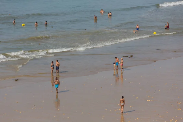 Albufeira Portugal Emberek Híres Strand Olhos Agua Albufeira Strand Része — Stock Fotó