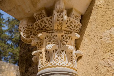 Medine Azahara Sarayı, 936 yılında Abderraman III tarafından kuruldu. Cordoba, Endülüs, İspanya 'ya yaklaşık 8 km uzaklıkta.