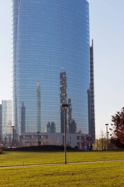 Milano, İtalya 'daki Unicredit Kulesi. Milano İtalya 'nın en kalabalık ikinci şehri ve ana sanayi ve finans merkezidir..