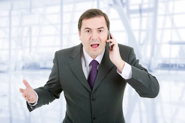 Junger Geschäftsmann Telefon Büro — Stockfoto