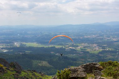 Portekiz, Caldelas, Portekiz 'in kuzeyindeki Aboua Cup de Caldelas Paragliding Festivali.