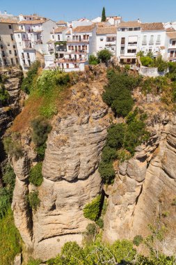 El Tajo Vadisi üzerindeki eski Ronda kasabasının manzarası. Ronda, İspanya