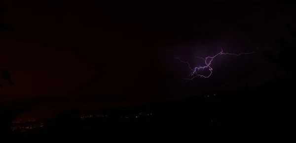 Blitze Während Eines Abendlichen Gewitters Über Dem Geres Nationalpark Amares — Stockfoto