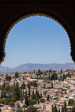 Granada, İspanya: Generalife avlusunun genel manzarası. Alhambra de Granada kompleksi