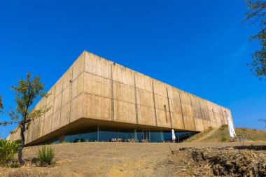FOZ COA, PORTUGAL: Vila Nova de Foz Coa 'daki Coa Müzesi. Coa Valley Arkeoloji Müzesi. Portekiz