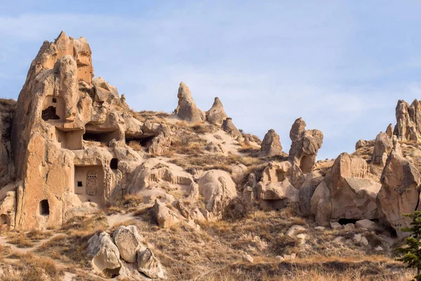 Rose Valley Cappadociában Nevsehir Törökország Egyedülálló Kőzetképződmények Kék Égbolttal Háttérben — Stock Fotó