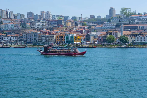 Porto Portugal Tourist Boats Historical Buildings Ribeira Area Douro River — Stockfoto