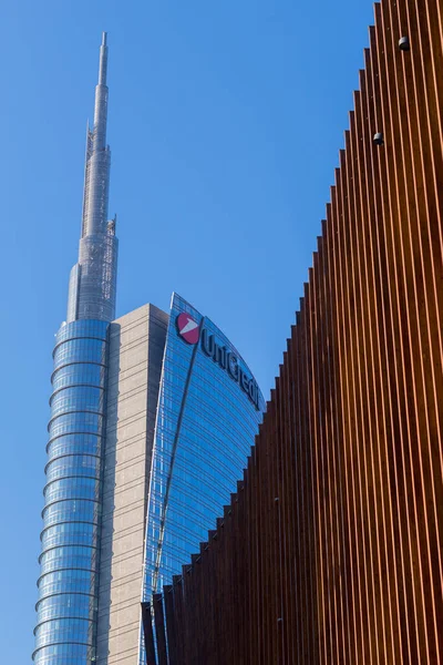 Milano, İtalya 'daki Unicredit Kulesi. Milano İtalya 'nın en kalabalık ikinci şehri ve ana sanayi ve finans merkezidir..