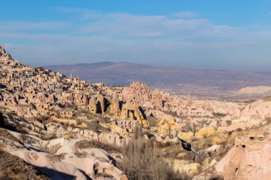 Gece Zelve 'de inanılmaz kayalar var. Kapadokya Dünya Piramitleri. Gorme. Türkiye.