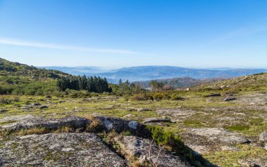 Portekiz 'in Norte Bölgesi' ndeki Soajo dağının manzara manzarası. Avrupa