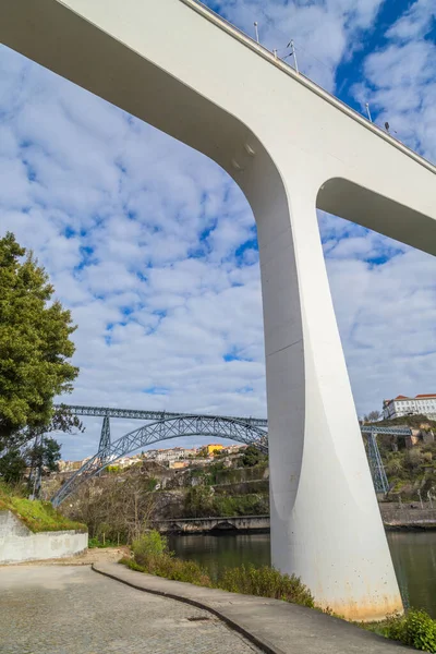 Θέα Από Γέφυρα Arrabida Και Ποταμό Douro Στο Πόρτο Πορτογαλία — Φωτογραφία Αρχείου