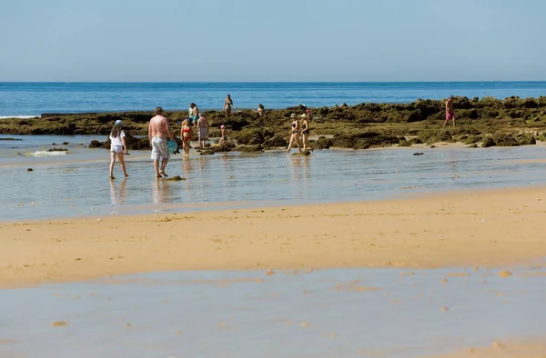 Albufeira Португал Люди Знаменитому Пляжі Ольхос Агуа Альбуфейрі Цей Пляж — стокове фото