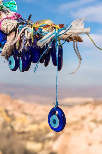 Närbild Onda Ögat Amulett Berg Bakgrund Kappadokien Turkiet — Stockfoto