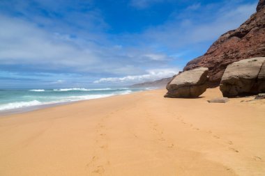 Portekiz, Alentejo 'da güzel boş bir sahil.