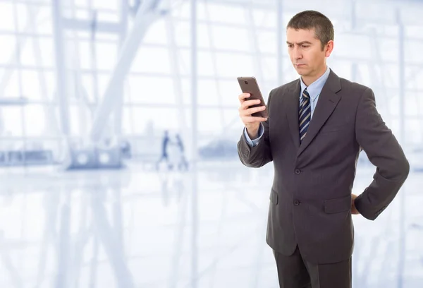 Bezorgde Zakenman Aan Telefoon Kantoor — Stockfoto