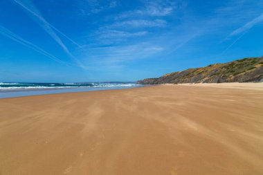 Portekiz, Alentejo 'da güzel boş bir sahil.