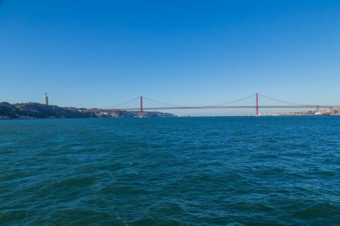 25 de Abril Köprüsü (Portekizce: Ponte 25 de Abril), Lizbon 'da Tagus Nehri üzerinde bulunan asma köprü..