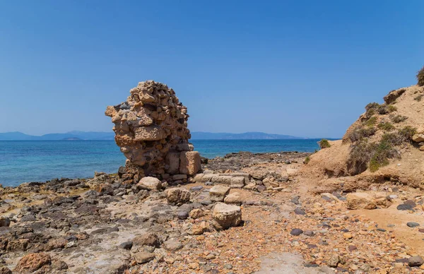 Die Küste Der Insel Ägina Mit Dem Klaren Und Blauen — Stockfoto