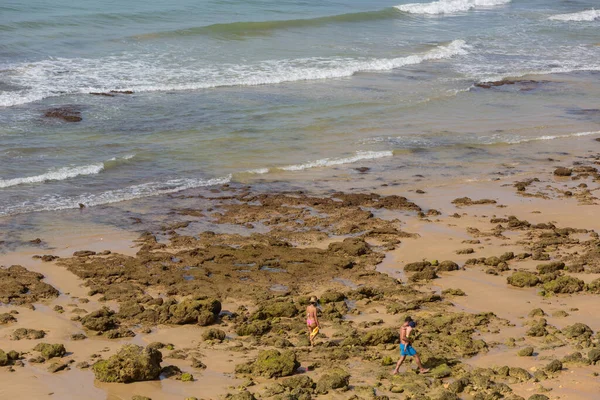 Albufeira Portogallo Agosto 2017 Persone Alla Famosa Spiaggia Olhos Agua — Foto Stock