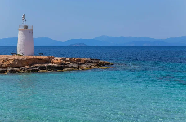 Yunanistan Saronik Körfezi Ndeki Aegina Adasının Deniz Feneri — Stok fotoğraf