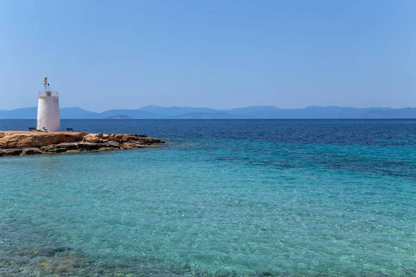 Yunanistan Saronik Körfezi Ndeki Aegina Adasının Deniz Feneri — Stok fotoğraf