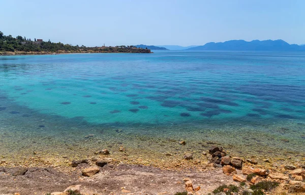 Kust Van Het Eiland Aegina Met Helder Blauw Water Van — Stockfoto