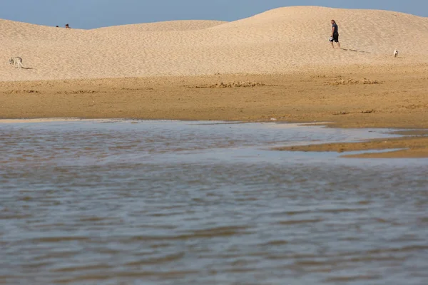 Praia Bordeira Portugalsko Lidé Dunách Slavné Pláže Praia Bordeira Tato — Stock fotografie