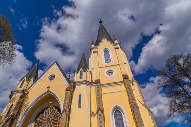 Tepedeki Bakire Meryem 'i Ziyaret Bazilikası. Levoca yakınlarındaki Marianska Hora. Slovakya
