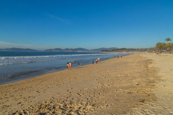 Vigo Spagna Persone Una Giornata Invernale Mattutina Samil Beach Vigo — Foto Stock