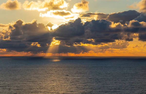 Adembenemend Uitzicht Zee Met Dramatische Zonsondergang Gezien Vanaf Een Mooi — Stockfoto