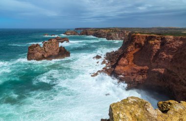 Portekiz, Sagres yakınlarındaki Algarve Batı Sahili 'ndeki uçurumlar