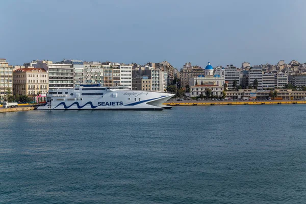 Pireas Greece Ferry Boat Cruise Ships Docking Port Piraeus Greece —  Fotos de Stock