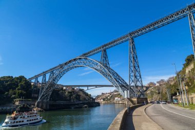 PORTO, PORTUGAL: Maria Pia Bridge over the Douro river, Porto, Portugal.