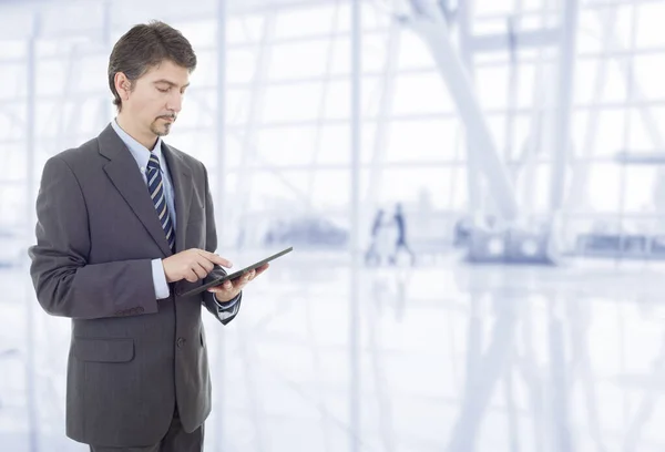 Jungunternehmer Mit Tablet Büro — Stockfoto