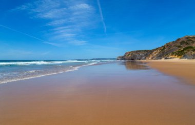 Portekiz, Algarve batı kıyısında güzel boş bir sahil.