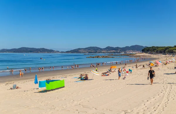 Vigo Spagna Persone Samil Spiaggia Una Giornata Estiva Vigo Spagna — Foto Stock