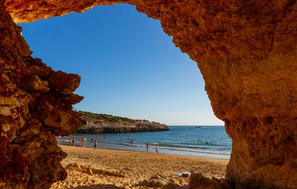 Ferragudo Portugalsko Krásné Moře Pláží Jeskyní Oceánem Pláž Pintadinho Ferragudo — Stock fotografie