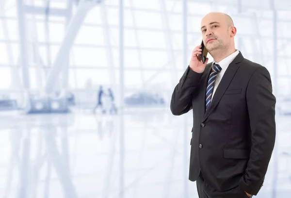 Besorgter Geschäftsmann Telefon Büro — Stockfoto