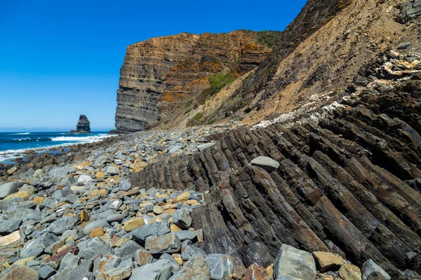 葡萄牙萨加尔附近阿尔加夫西海岸的悬崖 — 图库照片