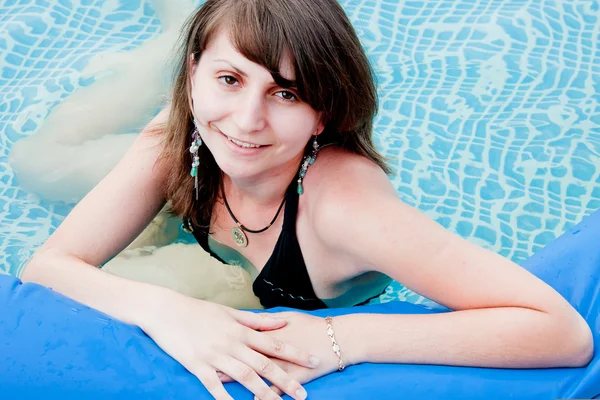 Woman in a swimming suit pool — Stock Photo, Image