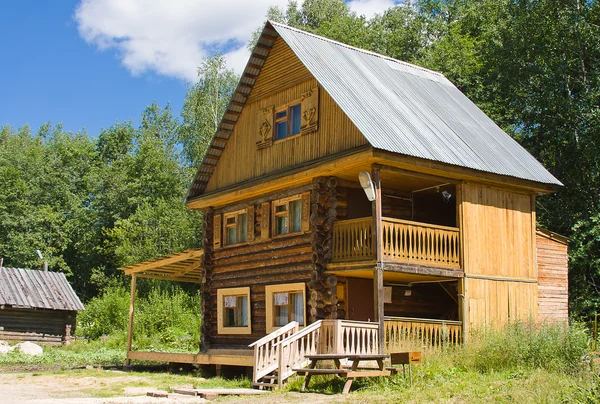 Casa di legno nel museo di storia del fiume di Chusovaya , — Foto Stock