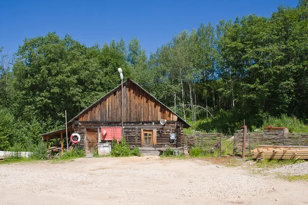 Casa di legno nel museo di storia del fiume di Chusovaya , — Foto Stock