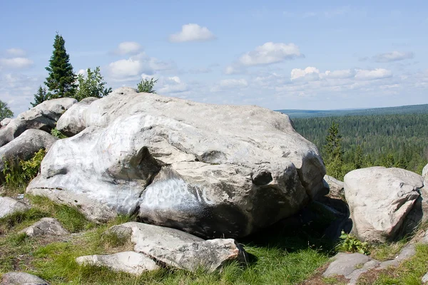 Monumento de la naturaleza piedras blancas — Foto de Stock