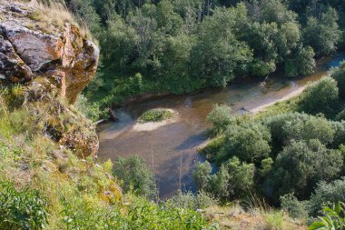 güzel rock nehir üzerinde