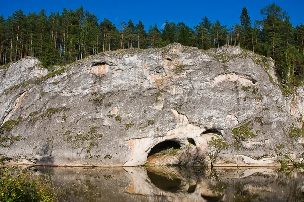 川の美しい高岩 — ストック写真