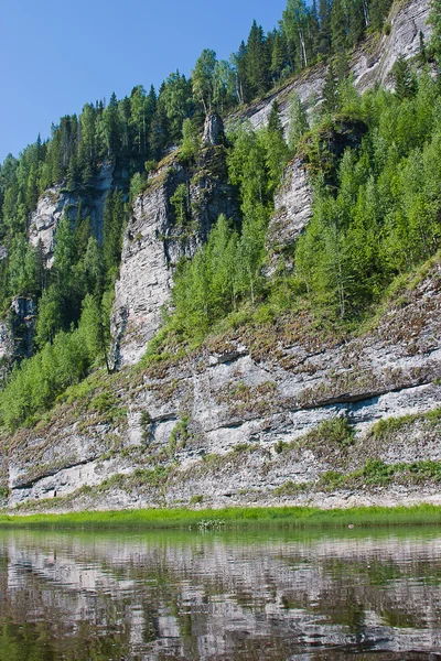 Natura degli Urali sul fiume, bordo di perm, russia — Foto Stock