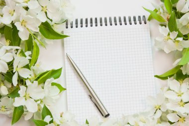 çiçekli apple dal ile güzel tasarımcı arka plan