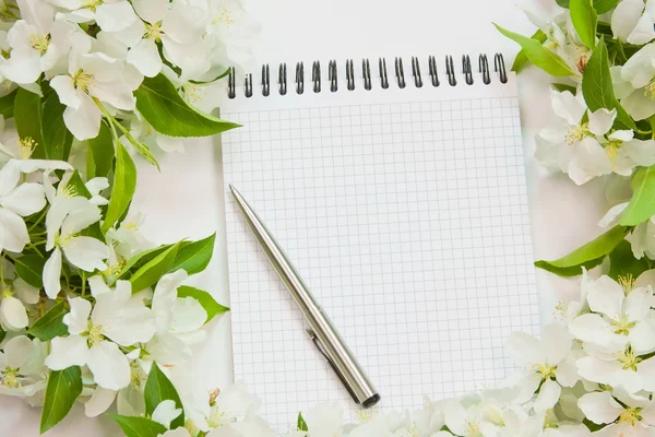 çiçekli apple dal ile güzel tasarımcı arka plan